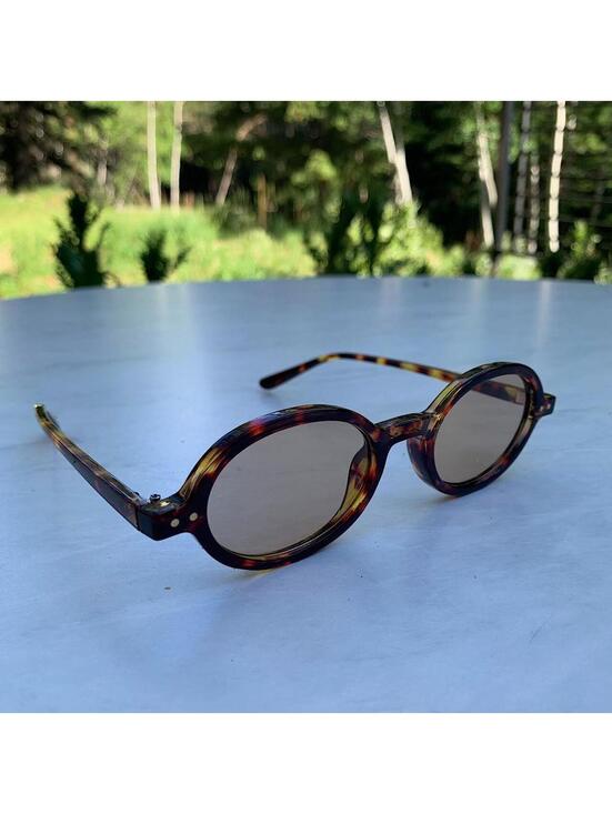 Accessories - Vintage y2k style cheetah print oval sunglasses. Tinted oval Lenses. Very nice